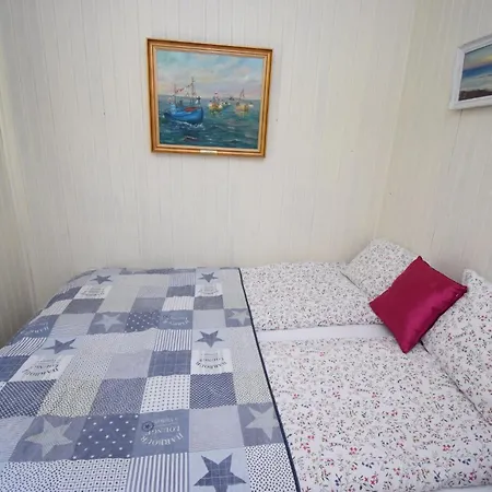 Weneda Guest house Debki